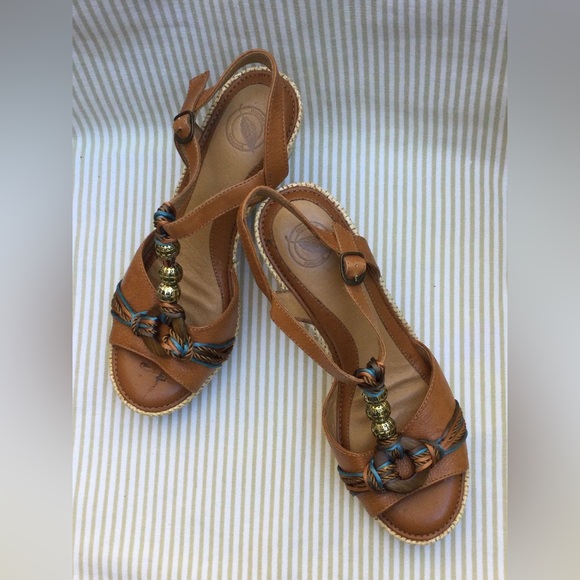 Nurture Amazing fun stylish platform wedges! Fun for vacations, beach! - Picture 2 of 7